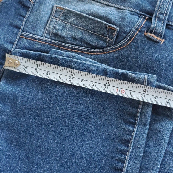 Refuge Women's Jeans - Picture 8 of 9